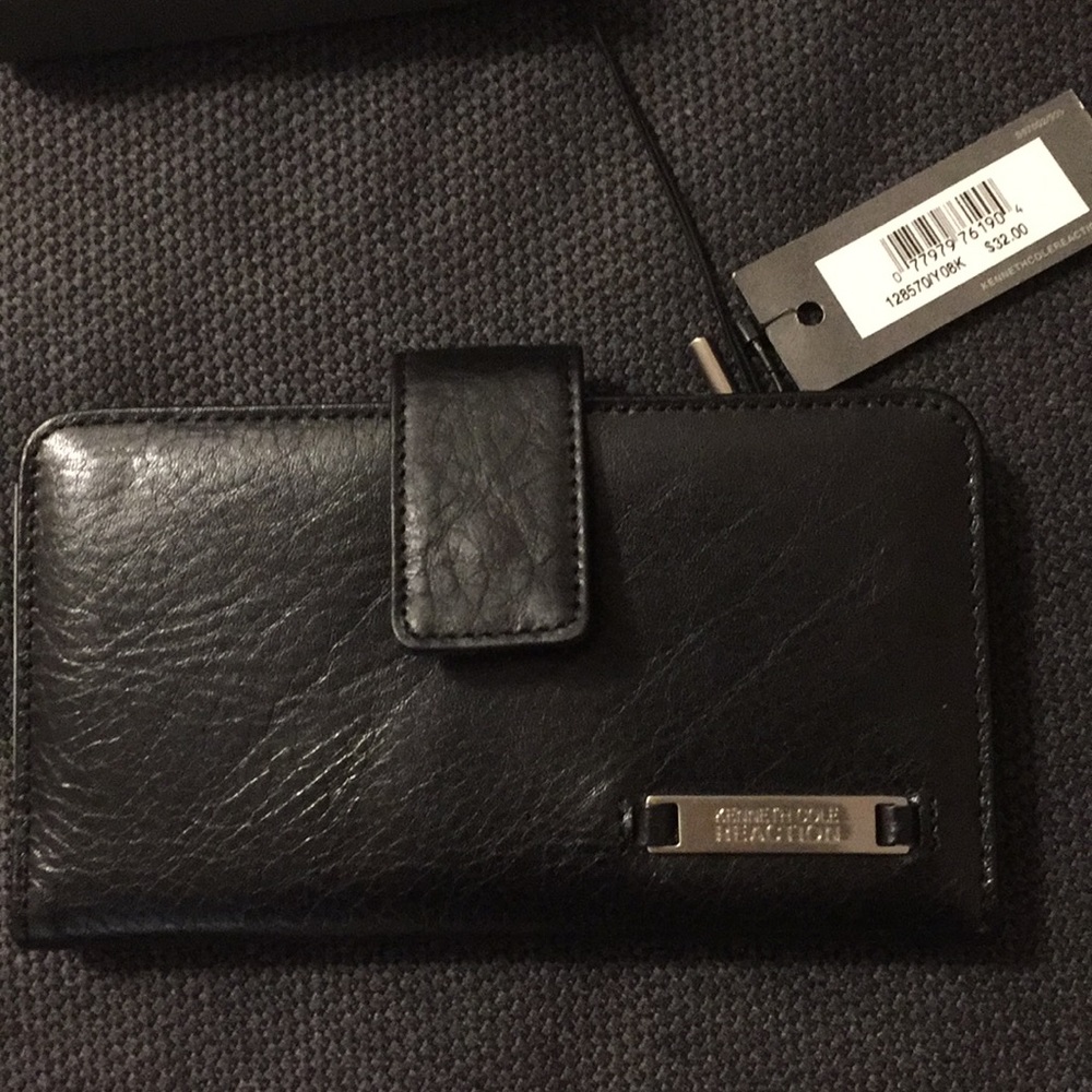 Brand new Kenneth Cole wallet/ checkbook wallet